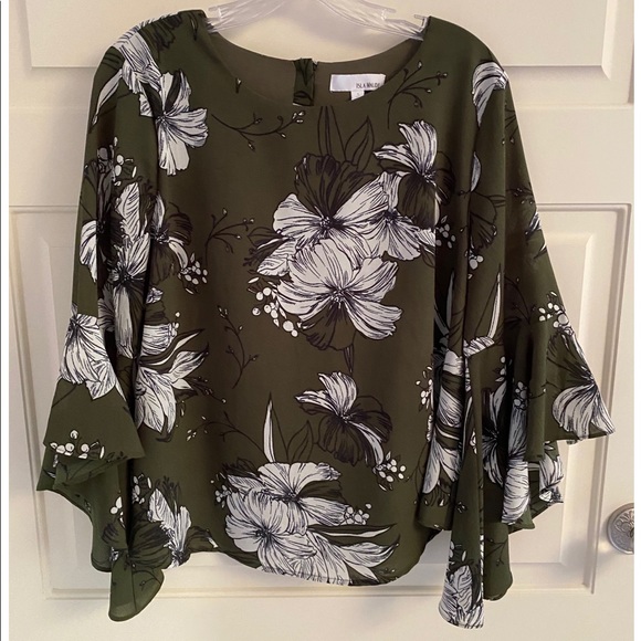 Isla Maude army green blouse w bell sleeves (NWOT) - Picture 2 of 8